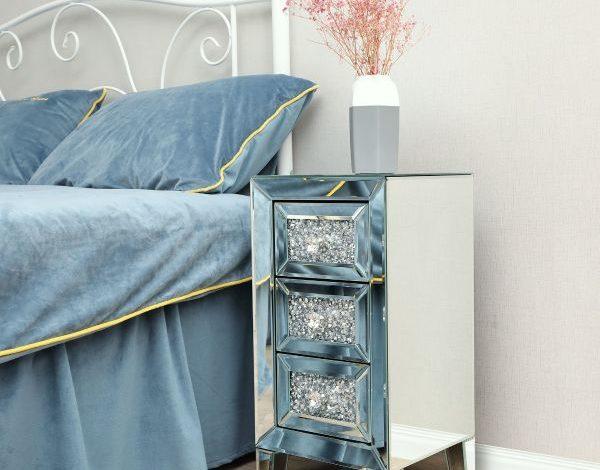 learn to arrange your nightstand